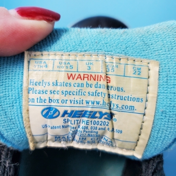 Heelys black and blue with graphic design girls 4 - Picture 12 of 13